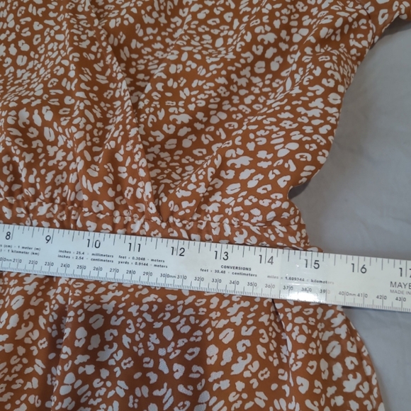 Boho midi dress Women SZ M flutter sleeve tie belt muted rust print ruffle Fall - Picture 7 of 10